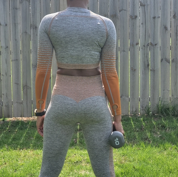 New Seamless Workout Set - Picture 5 of 6